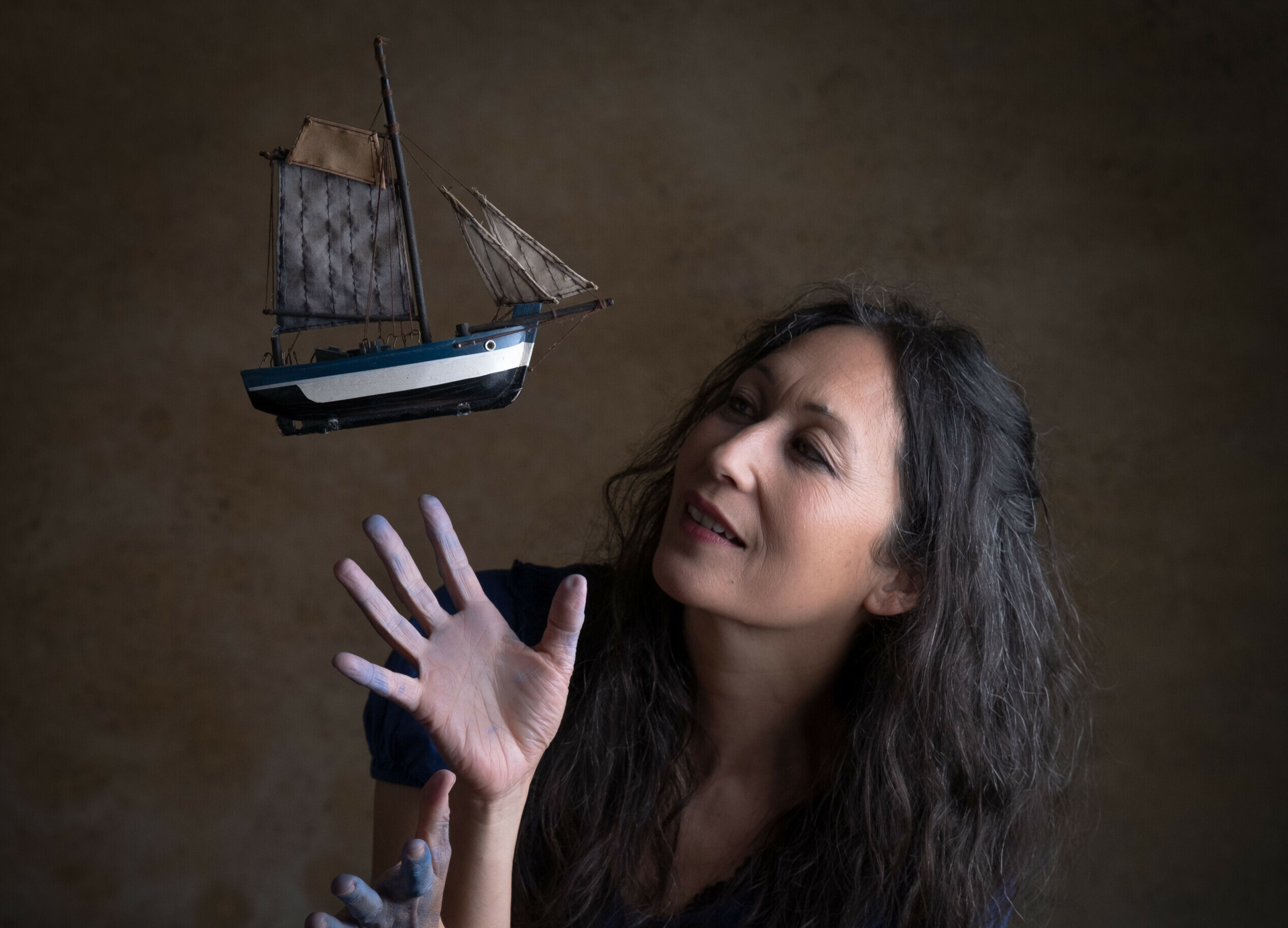La bergère aux mains bleues